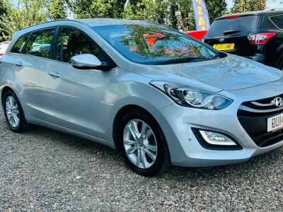 Used Hyundai i30 Style 128 HP (94 kW) 2014 Silver Estate