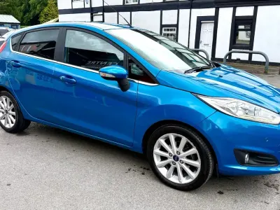 Used Ford Fiesta Titanium 125 HP (91 kW) 2015 Blue Hatchback