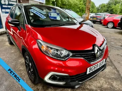 Used Renault Captur Iconic 90 HP (66 kW) 2019 Red/black SUV