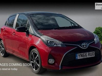 Used Toyota Yaris Hybrid Design 101 HP (74 kW) 2016 Red/black Hatchback