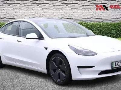 Used Tesla Model 3 Standard Range Plus 366 kW (498 HP) 2021 White Sedan