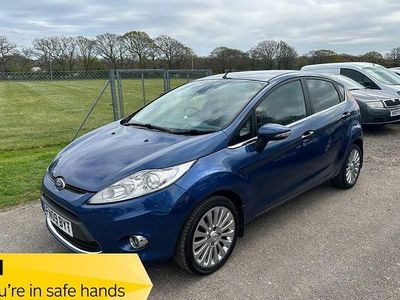 Używany Ford Fiesta Titanium 70 KM (51 kW) 2009 Niebieski Hatchback