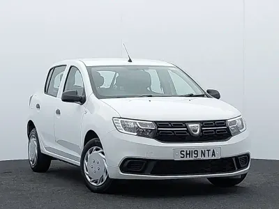Used Dacia Sandero Essentiel 73 HP (53 kW) 2019 White Hatchback