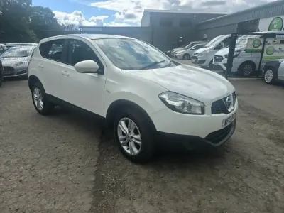 Used Nissan Qashqai Acenta 110 HP (80 kW) 2013 White SUV