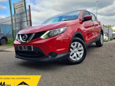 Begagnad Nissan Qashqai Visia 115 HK (84 kW) 2015 Röd SUV