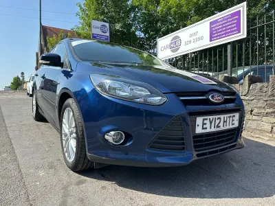 Used Ford Focus Zetec 105 HP (77 kW) 2012 Blue Hatchback