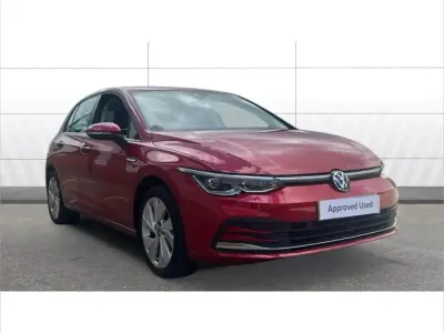 Used VW Golf VIII Style 128 HP (94 kW) 2023 Red Hatchback