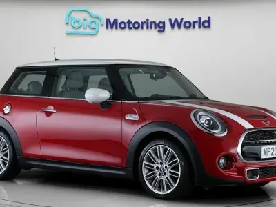 Used Mini Cooper S Exclusive 192 HP (141 kW) 2020 Red Hatchback