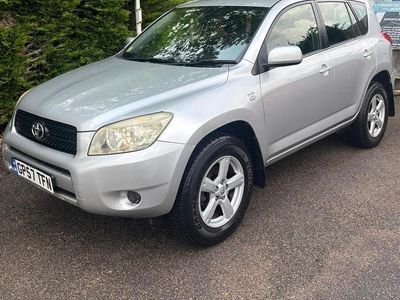 Usado Toyota RAV4 134 HP (98 kW) 2007 Prateado Carrinha