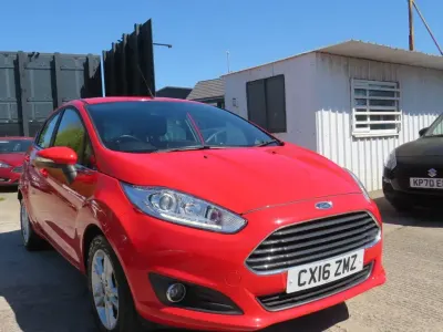 Used Ford Fiesta Zetec 2016 Red Hatchback