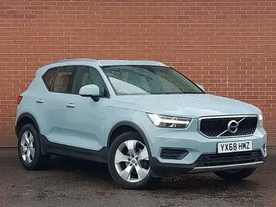 Usado Volvo XC40 Momentum 156 CV (114 kW) 2018 Azul SUV