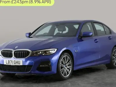 Begagnad BMW 330e M Sport 292 HK (214 kW) 2022 Blå Sedan