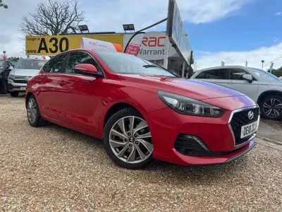 Usado Hyundai i30 SE 140 HP (102 kW) 2018 Vermelho Citadino