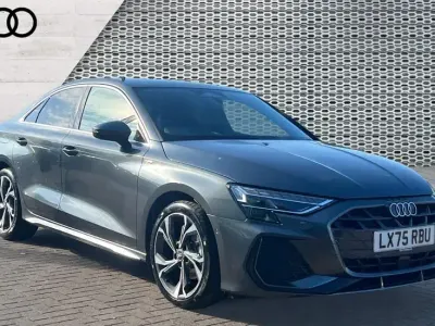 Usado Audi A3 S-Line 150 HP (110 kW) 2025 Cinzento