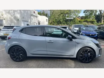 Gebraucht Renault Clio V Esprit Alpine 143 PS (105 kW) 2025 Grau Kleinwagen