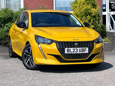 Used Peugeot 208 Active+ 74 HP (54 kW) 2023 Yellow Hatchback