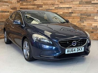 Begagnad Volvo V40 SE Lux 180 HK (132 kW) 2014 Blå Halvkombi