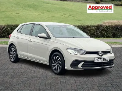 Usado VW Polo Life 95 HP (69 kW) 2023 Cinzento Citadino