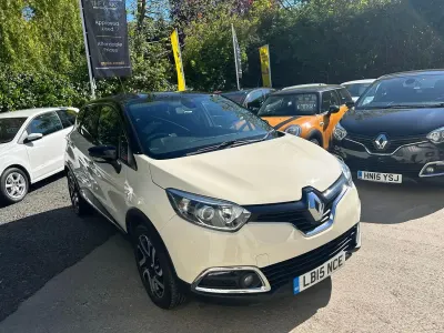Usado Renault Captur Dynamique 90 HP (66 kW) 2015 Branco SUV