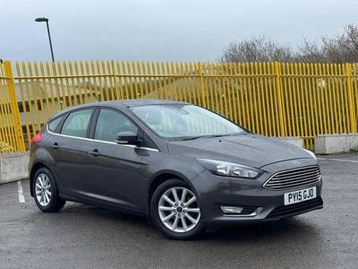 Used Ford Focus Titanium 125 HP (91 kW) 2015 Grey Hatchback