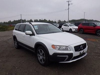 White Used 2014 Volvo XC70 SE Lux SUV | £13,999
