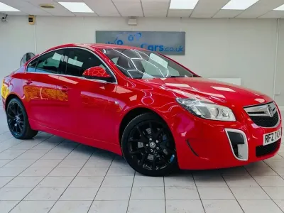 Używany Vauxhall Insignia 2014 Czerwony Sedan/Limuzyna