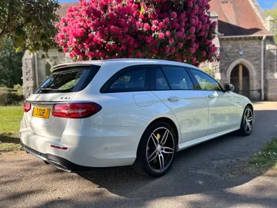 Käytetty Mercedes E43 AMG Premium 401 HP (294 kW) 2018 Valkoinen Sedan
