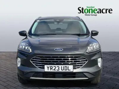 Käytetty Ford Kuga Titanium 147 HP (108 kW) 2023 Harmaa Katumaasturi
