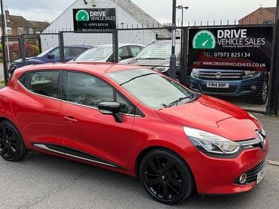 Used Renault Clio IV Dynamique 90 HP (66 kW) 2014 Red Hatchback