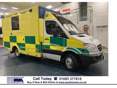 Usado Mercedes Sprinter 190 HP (139 kW) 2013 Amarelo Van