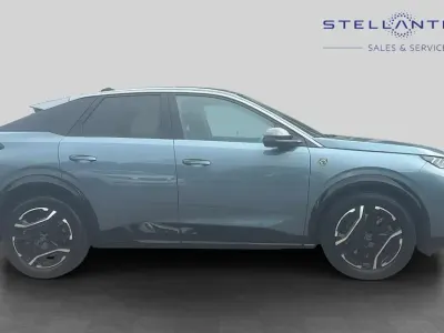 Used Peugeot e-3008 GT 152 kW (207 HP) 2025 Blue SUV
