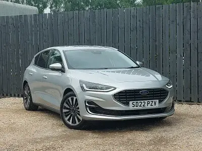 Used Ford Focus Titanium 125 HP (91 kW) 2022 Silver Hatchback