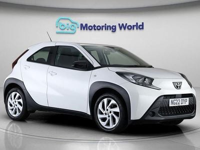 Used Toyota Aygo X PURE 72 HP (52 kW) 2022 White SUV