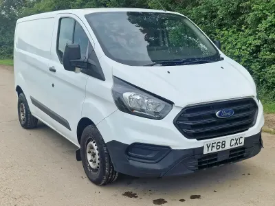 Used Ford Transit Custom 105 HP (77 kW) 2018 White Van