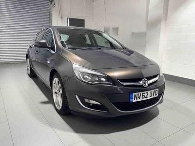 Used Vauxhall Astra SRi 115 HP (84 kW) 2013 Grey Hatchback