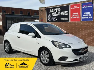 Used Vauxhall Corsa 95 HP (69 kW) 2016 White Hatchback