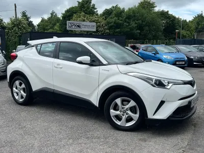 Used Toyota C-HR 122 HP (89 kW) 2019 White SUV