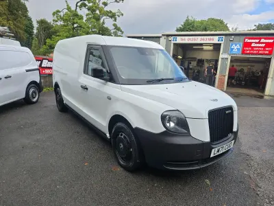 Used LEVC VN5 Business 150 HP (110 kW) 2021 White MPV