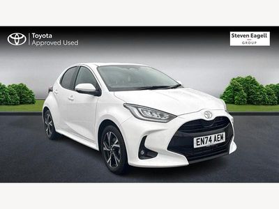Used Toyota Yaris Hybrid Design 2025 White Hatchback