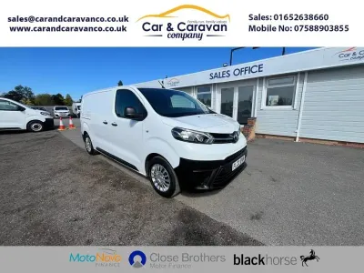 Usado Toyota Proace 120 HP (88 kW) 2022 Branco Monovolume