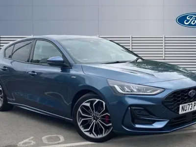 Używany Ford Focus ST-Line X 125 KM (91 kW) 2023 Niebieski Hatchback