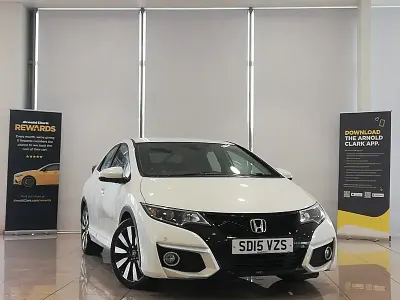 Begagnad Honda Civic SE Plus 142 HK (104 kW) 2015 Vit Halvkombi