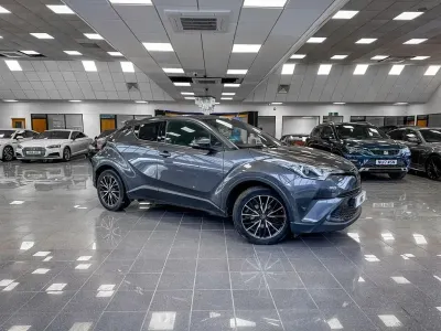 Usado Toyota C-HR 116 HP (85 kW) 2018 Cinzento SUV