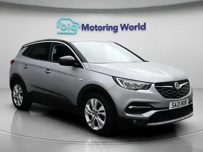 Używany Vauxhall Grandland X SRi 130 KM (95 kW) 2021 Szary SUV