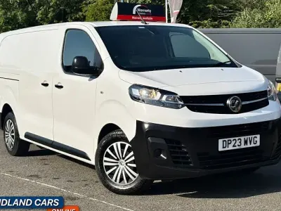 Used Vauxhall Vivaro 101 HP (74 kW) 2023 White MPV