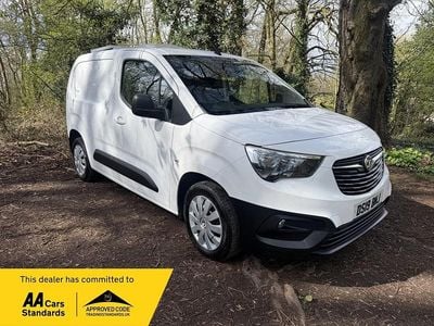 Used Vauxhall Combo Edition 130 HP (95 kW) 2019 White MPV