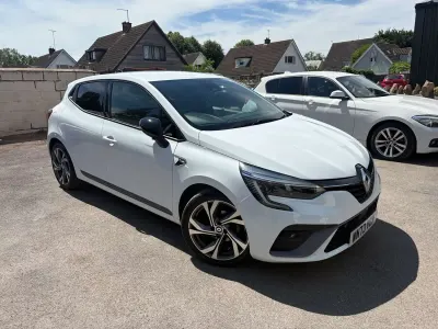 Used Renault Clio RS Line 90 HP (66 kW) 2023 White Hatchback