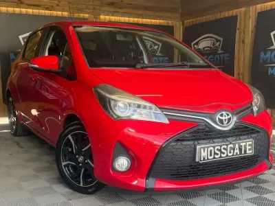 Used Toyota Yaris Sport 99 HP (72 kW) 2014 Red Hatchback