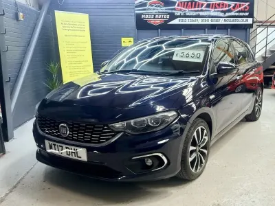 Used Fiat Tipo Lounge 95 HP (69 kW) 2017 Blue Hatchback
