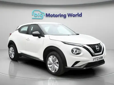 Używany Nissan Juke Acenta 114 KM (83 kW) 2023 Biały SUV